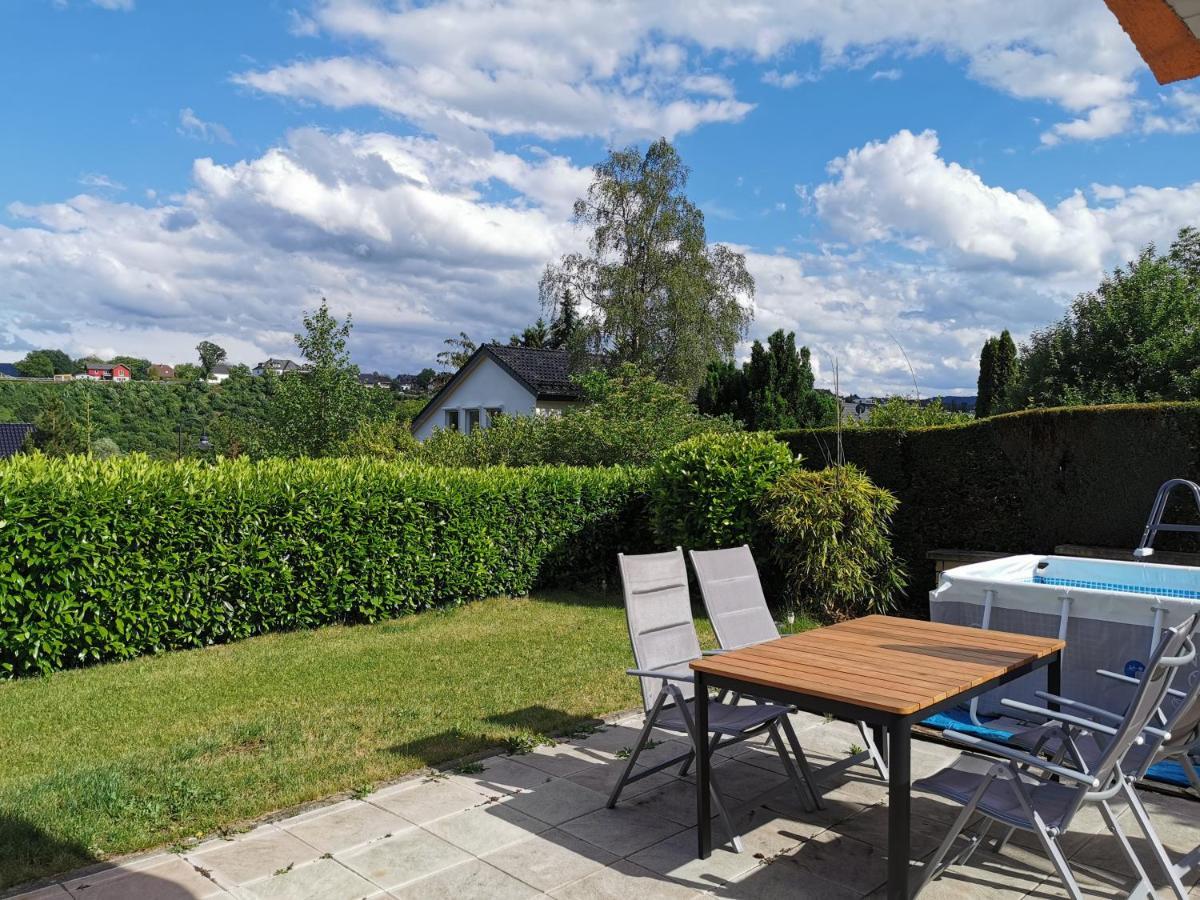 Gemuetliche 90 Qm Wohnung In Saarburg, Zentral Gelegen, Garten Mit Aussicht, Separater Eingang Екстер'єр фото
